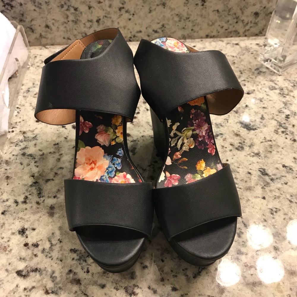 NEW Black wedges
